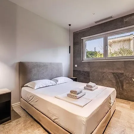 Casa de hóspedes Discover An Exclusive Seaside Retreat ! Plazhi San Pietro