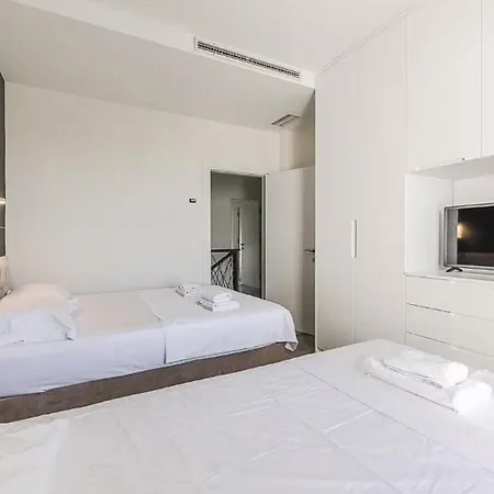 Discover An Exclusive Seaside Retreat ! Casa de hóspedes *